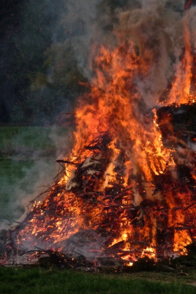 osterfeuer vormwald - (c) c tussing.jpg